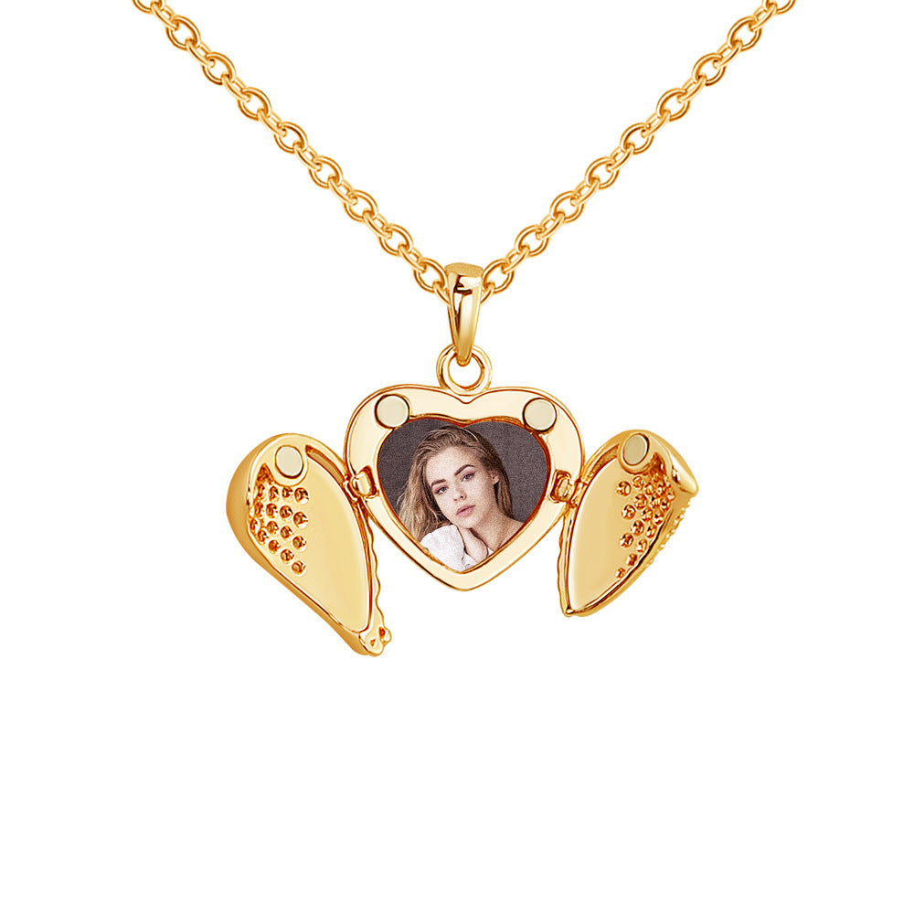 Diamond Heart-shaped  Frame Clavicle Chain