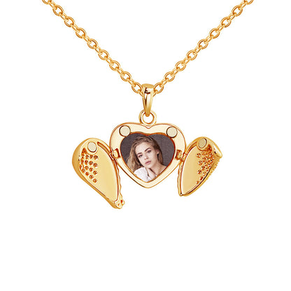 Diamond Heart-shaped  Frame Clavicle Chain