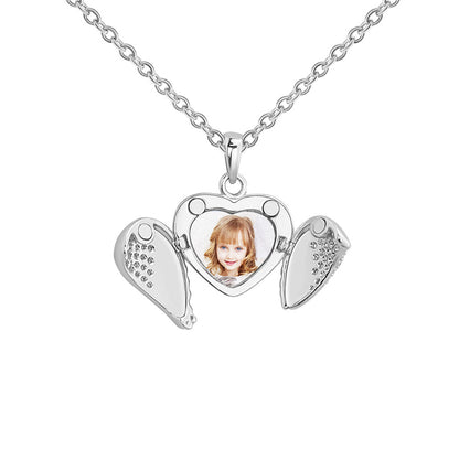 Diamond Heart-shaped  Frame Clavicle Chain