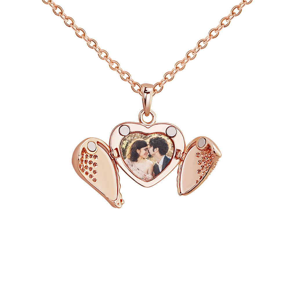 Diamond Heart-shaped  Frame Clavicle Chain